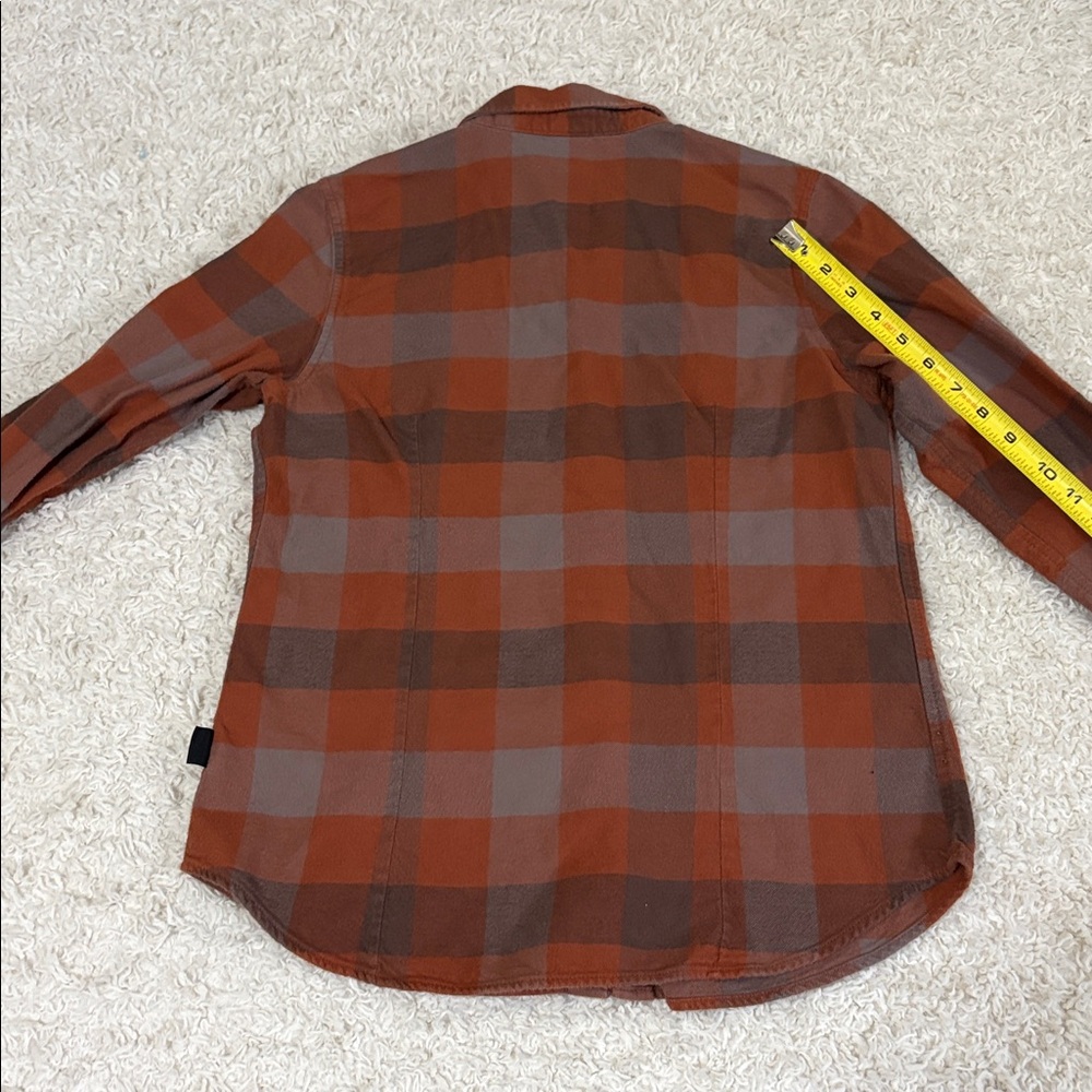 PATAGONIA XS Long-Sleeved Organic Cotton Midweight Fjord Flannel in Orange/Gray - Picture 8 of 10